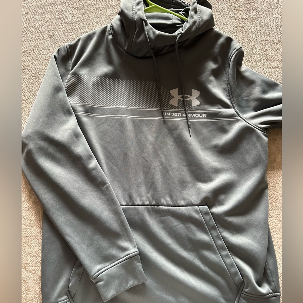 Under Armour Sweatshirt